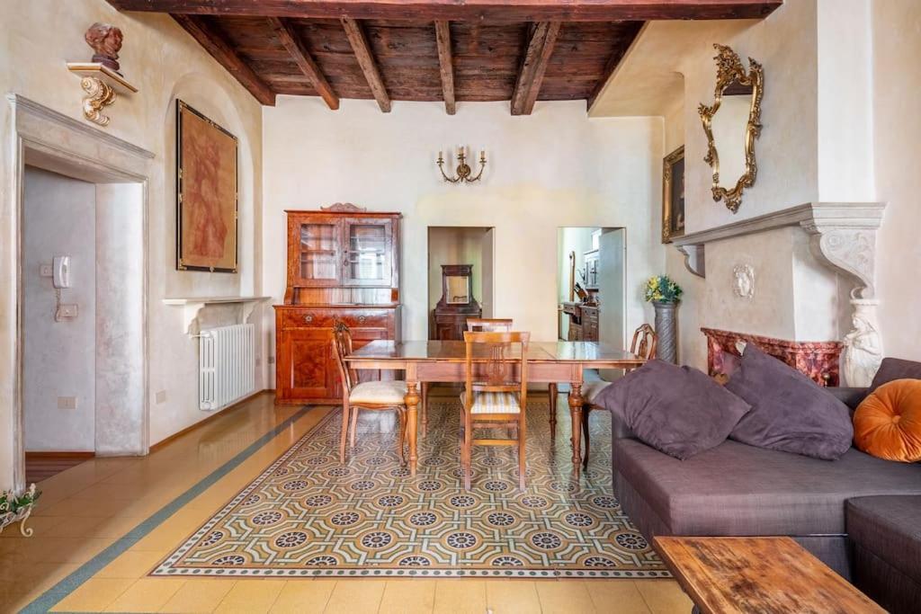 Central Elegant Apartment - Liberty House Bologna Exterior foto